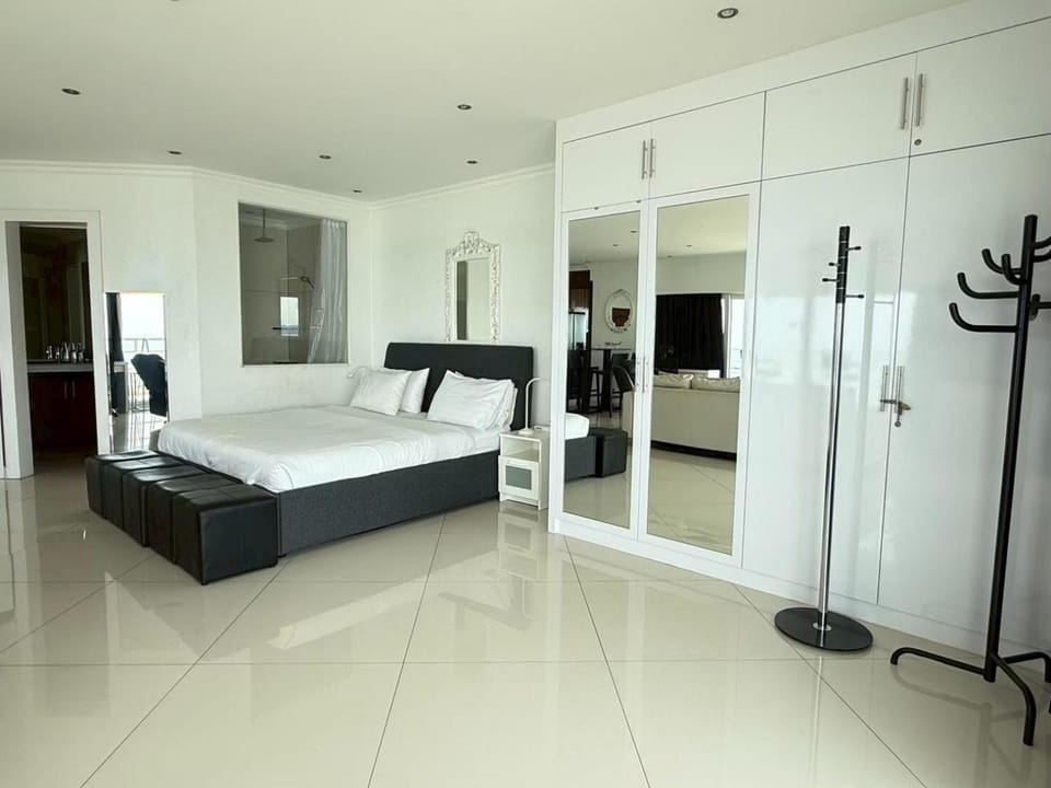 Bedroom, wardrobe