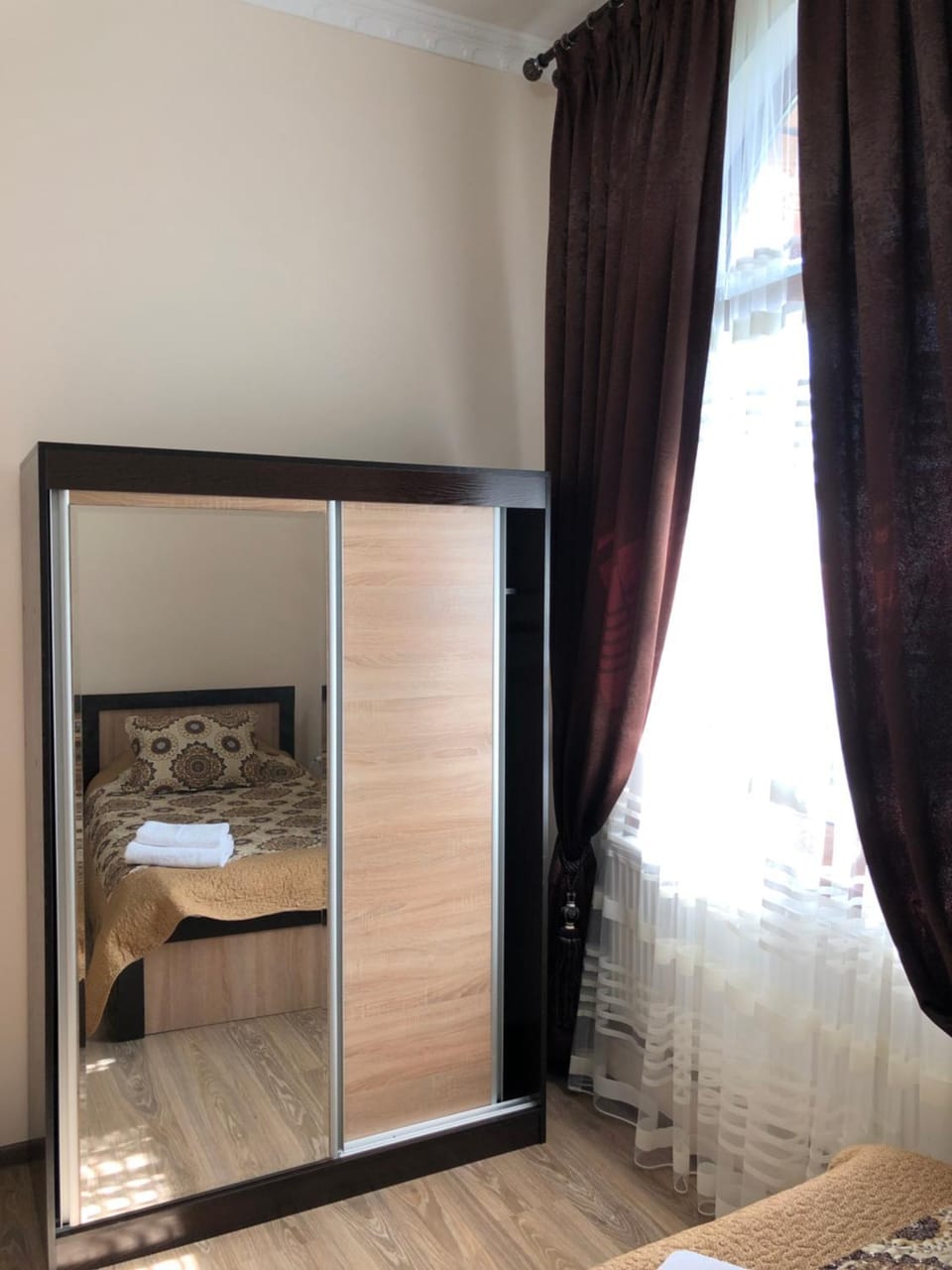 Communal lounge/ TV room, Bed, Bedroom