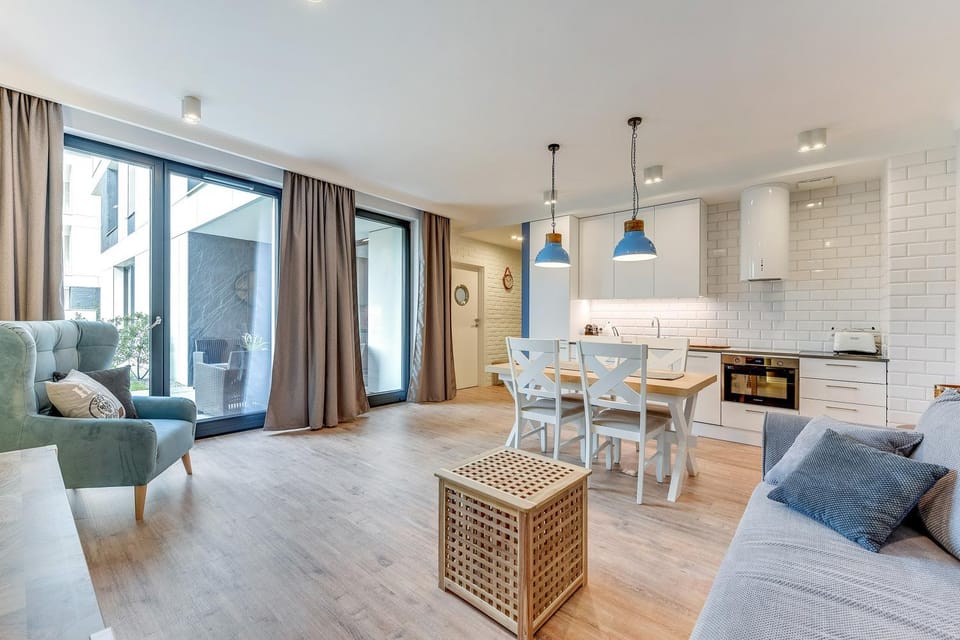 Kitchen or kitchenette, Living room, Seating area, Dining area