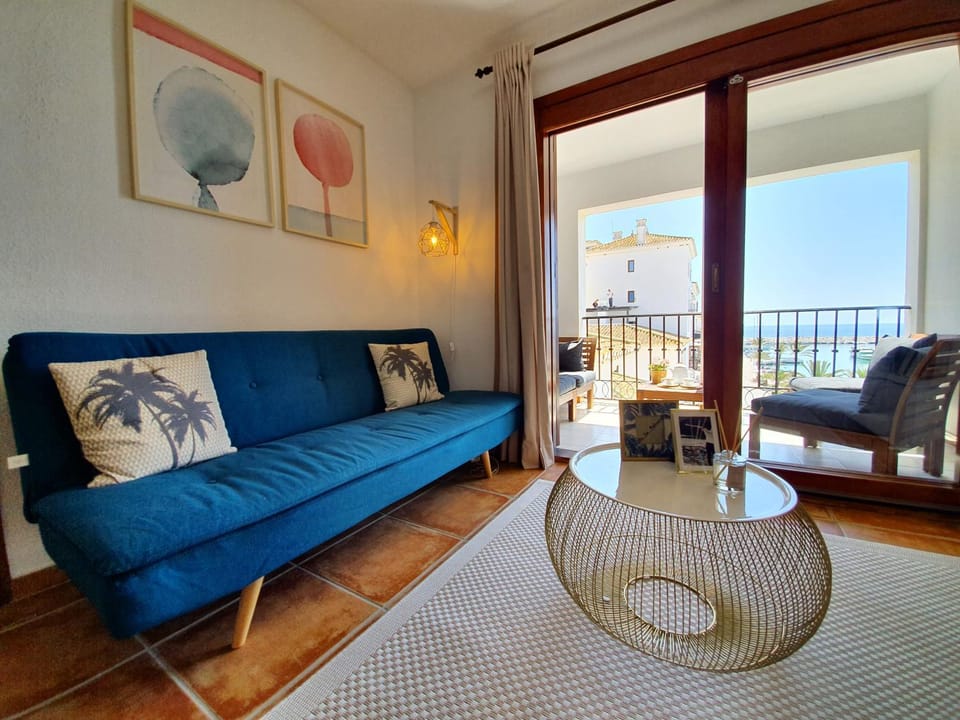 Balcony/Terrace, Living room, Seating area, Sea view