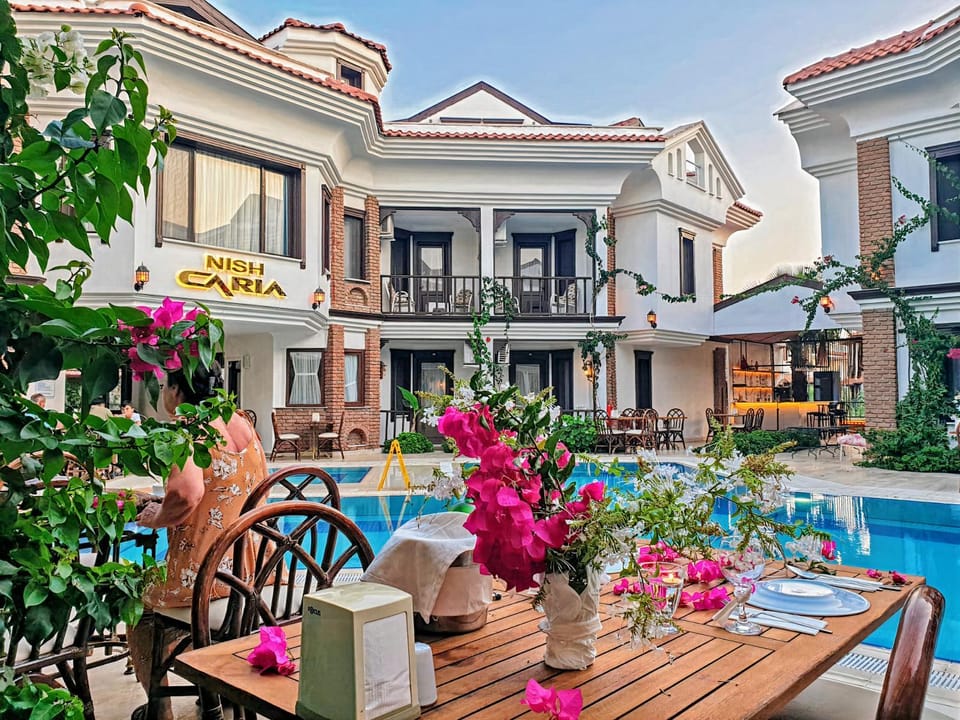 Patio, Restaurant/places to eat, Swimming pool