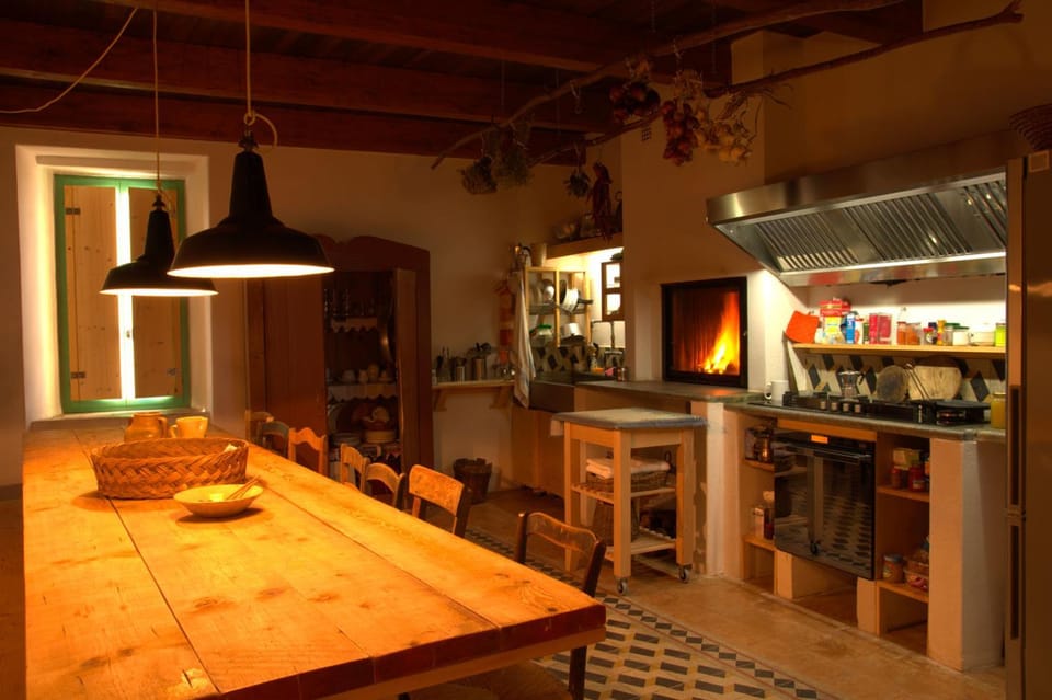 BORGO PETELIA, Casa Centro, Antica abitazione calabrese con giardino, ristrutturata House in Calabria