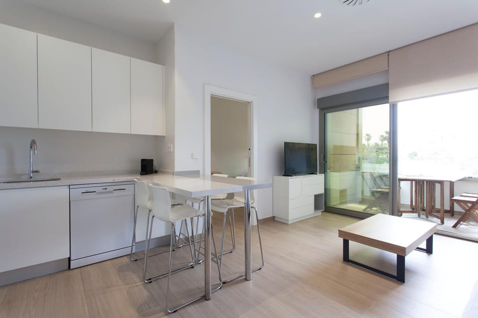 Kitchen or kitchenette, Dining area, Communal kitchen