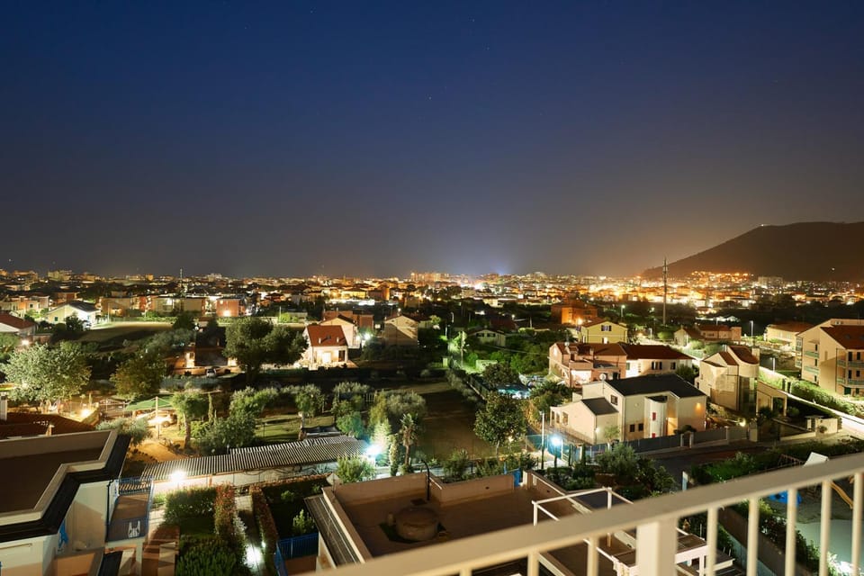 View (from property/room), City view