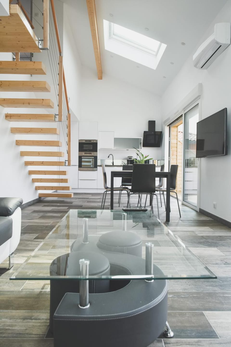 TV and multimedia, Kitchen or kitchenette, Living room