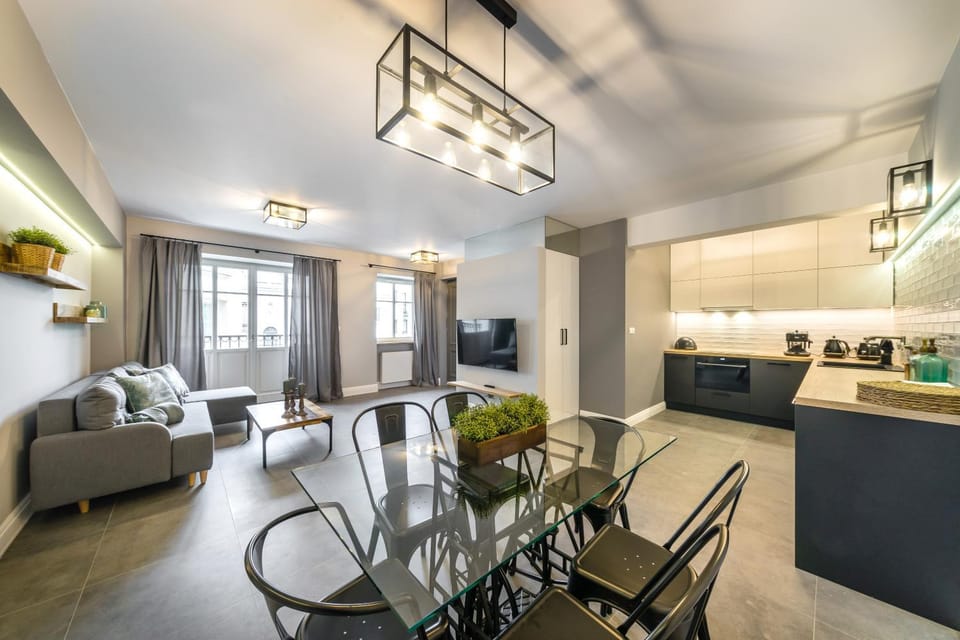 TV and multimedia, Kitchen or kitchenette, Living room, stove