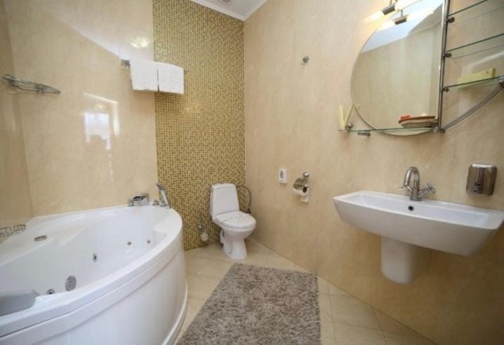 Соняхи Hotel in Lviv Oblast
