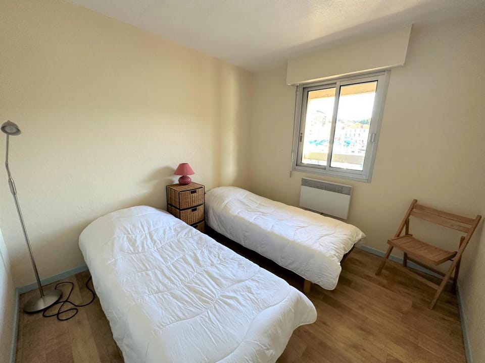 Port-Vendres : Appartement 4 pers., vue port, ascenseur - FR-1-309-188 Apartment in Port-Vendres