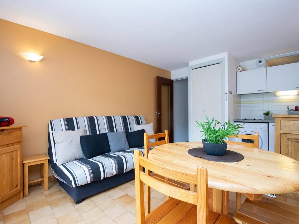 Appartement confortable 2 chambres, parking, près centre Saint-Lary - FR-1-296-280 Apartment in Saint-Lary-Soulan