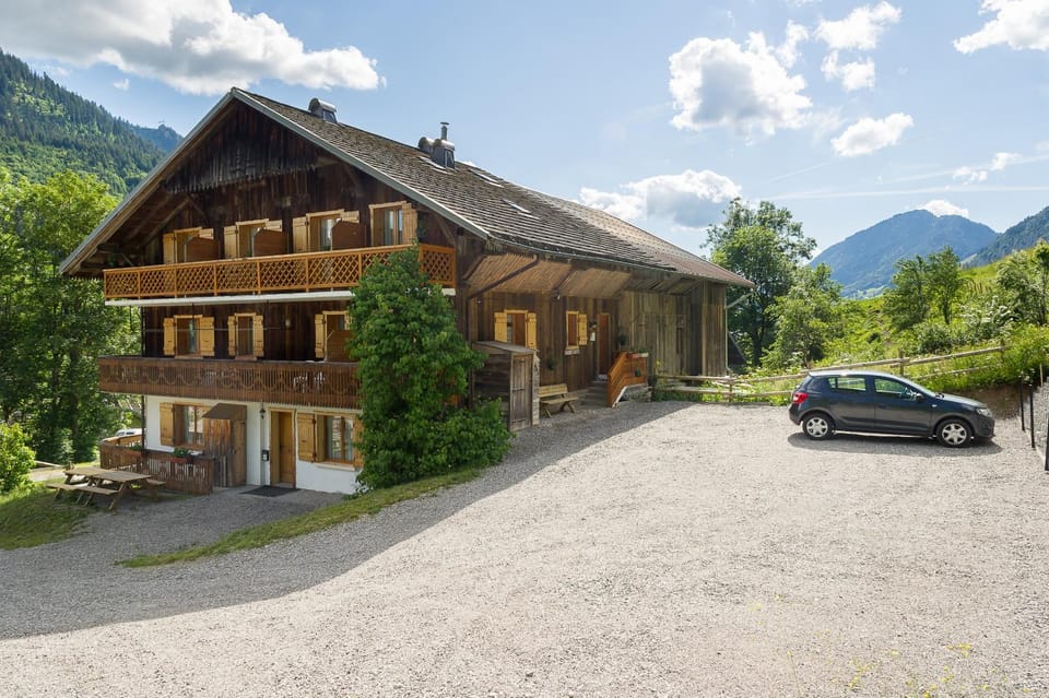 CHAMBRE d'HÔTE LA PETITE BERGERIE Bed and Breakfast in Haute-Savoie