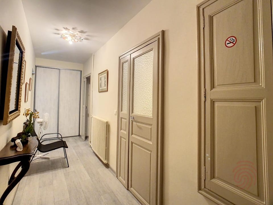 Appartement F3 avec Wifi et Parking proche Thermes, animaux acceptés à Lamalou-les-Bains - FR-1-451-122 Apartment in Occitanie