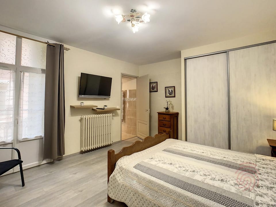 Appartement F3 avec Wifi et Parking proche Thermes, animaux acceptés à Lamalou-les-Bains - FR-1-451-122 Apartment in Occitanie