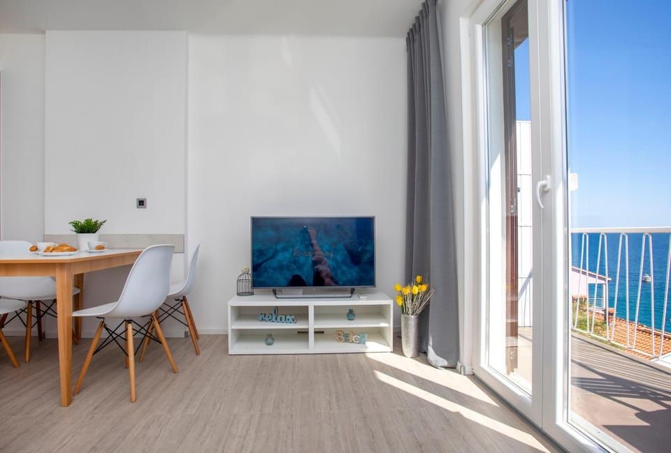 Living room, Sea view