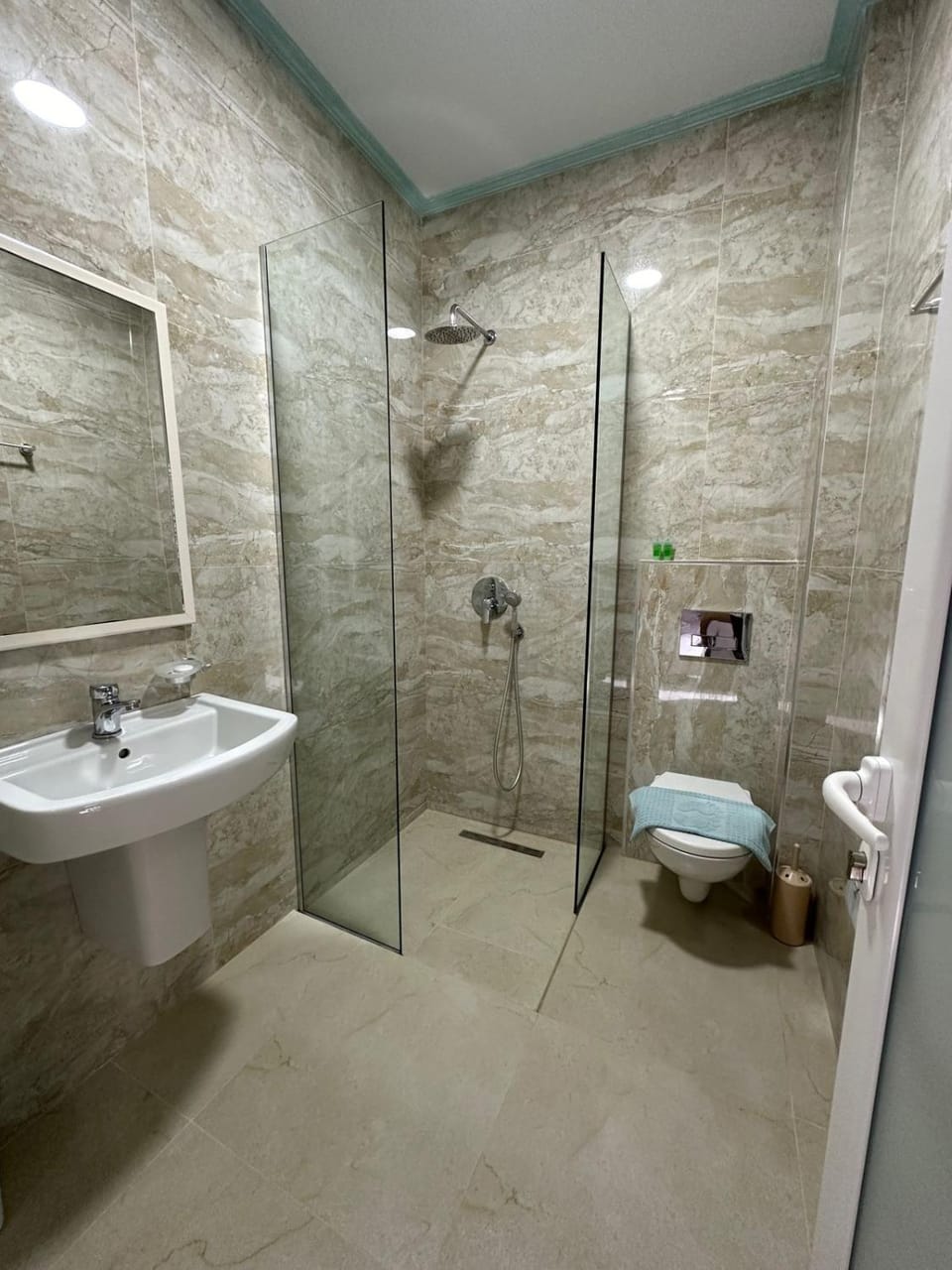 Summer Gate Hotel Hotel in Ksamil