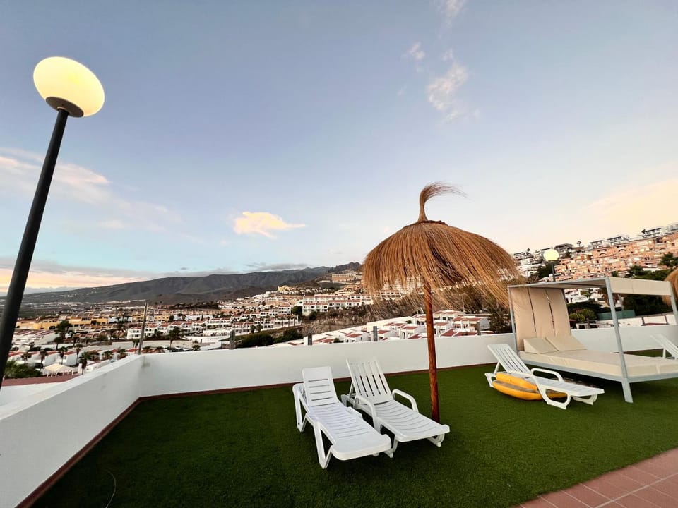 Natural landscape, Mountain view, Swimming pool, sunbed