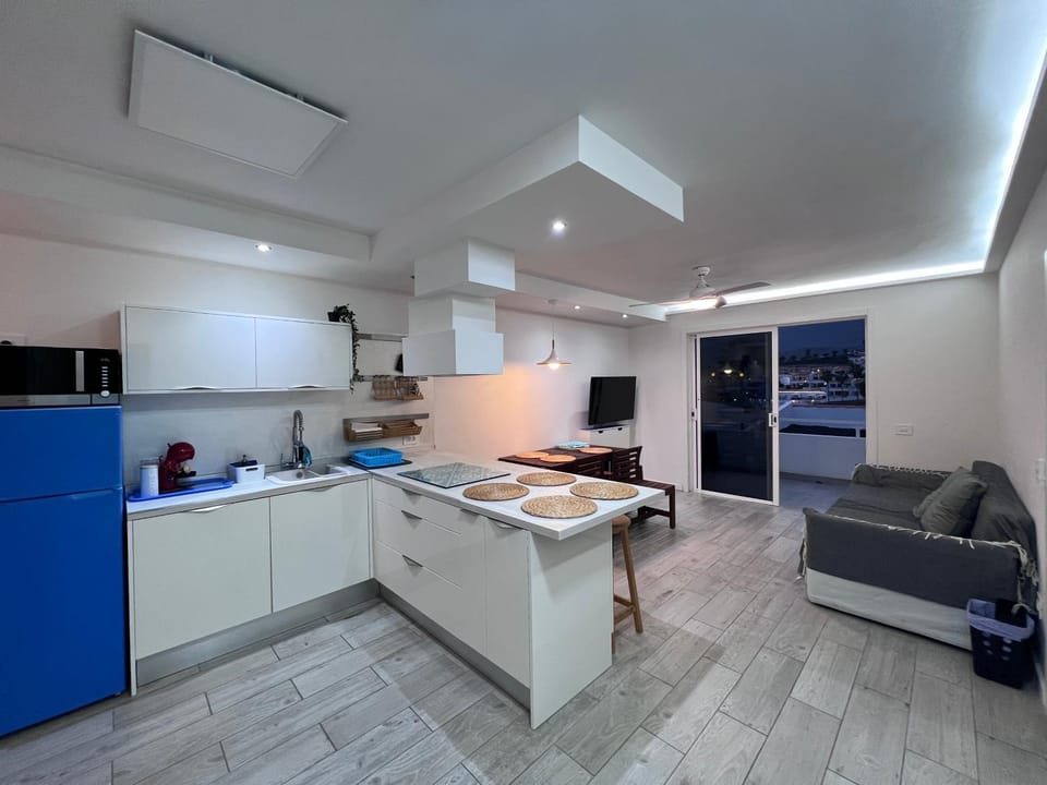 Kitchen or kitchenette, Living room, Dining area, stove