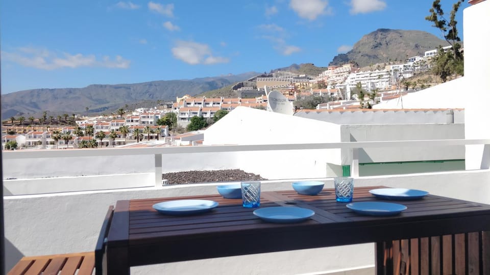 Balcony/Terrace, Mountain view
