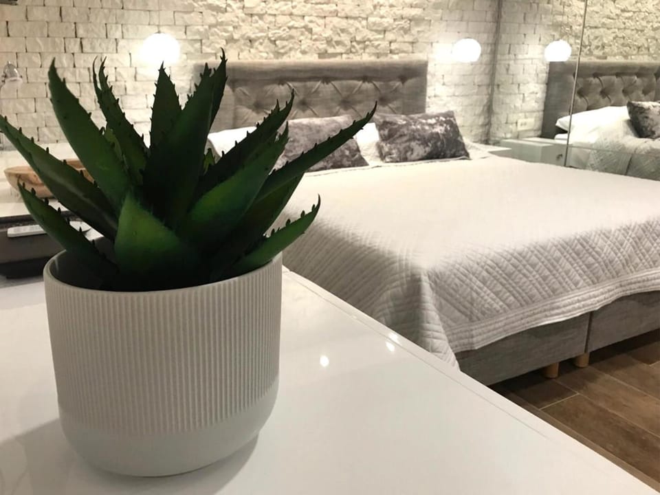 Bed, Decorative detail