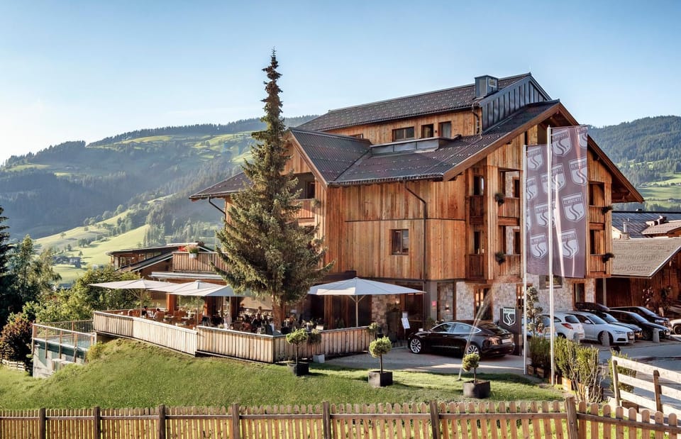 Property building, Natural landscape, Mountain view, Location
