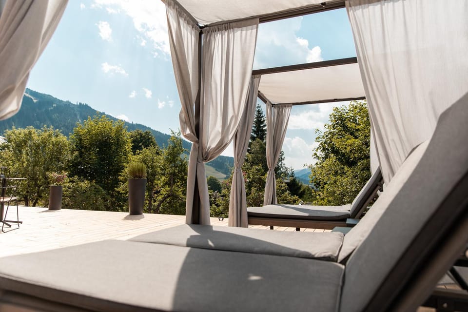 View (from property/room), Balcony/Terrace, Mountain view