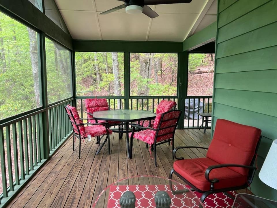 Chestnut Ridge in Connestee · Chestnut Ridge in Connestee Falls House in Tennessee