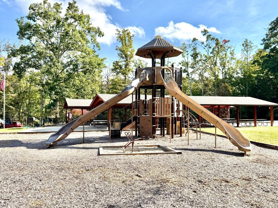 Chestnut Ridge in Connestee · Chestnut Ridge in Connestee Falls House in North Carolina