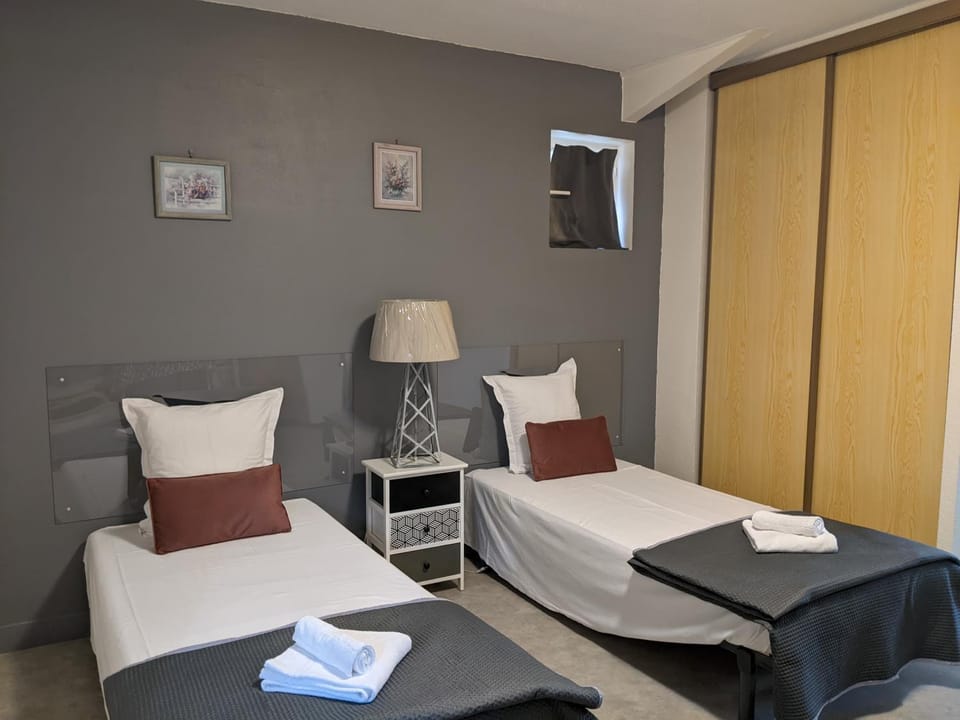 Hôtel Studios Les Acacias Apartment hotel in Dax