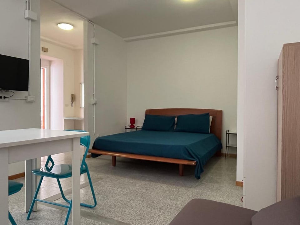 Bed, TV and multimedia