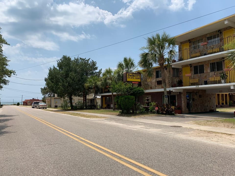 Sea view, Street view