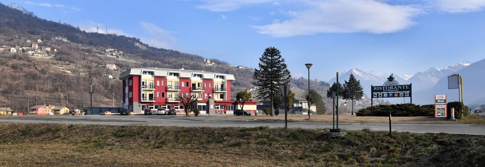 Property building, Spring, Natural landscape, Mountain view, Street view