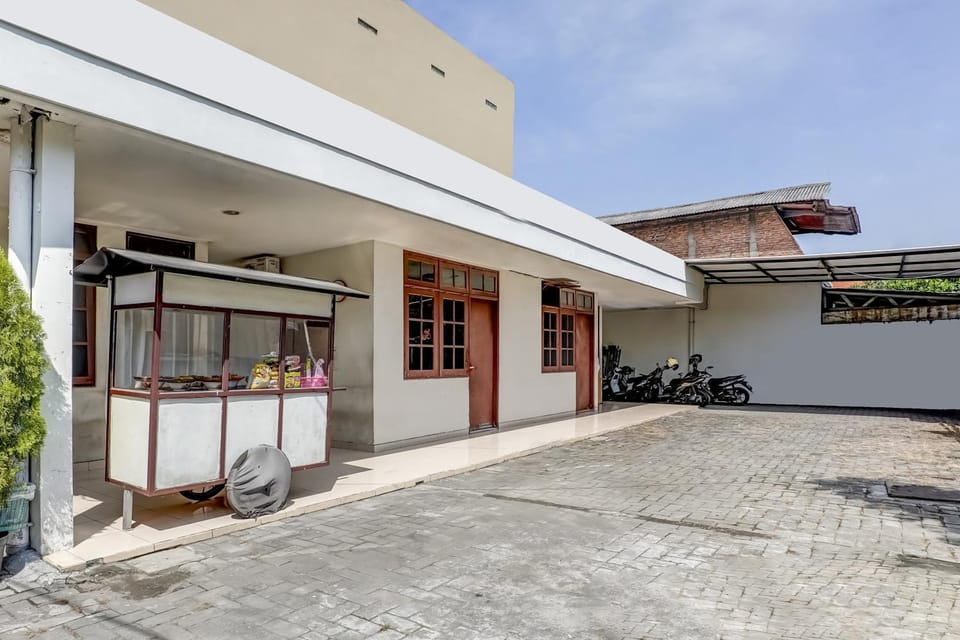 Facade/entrance