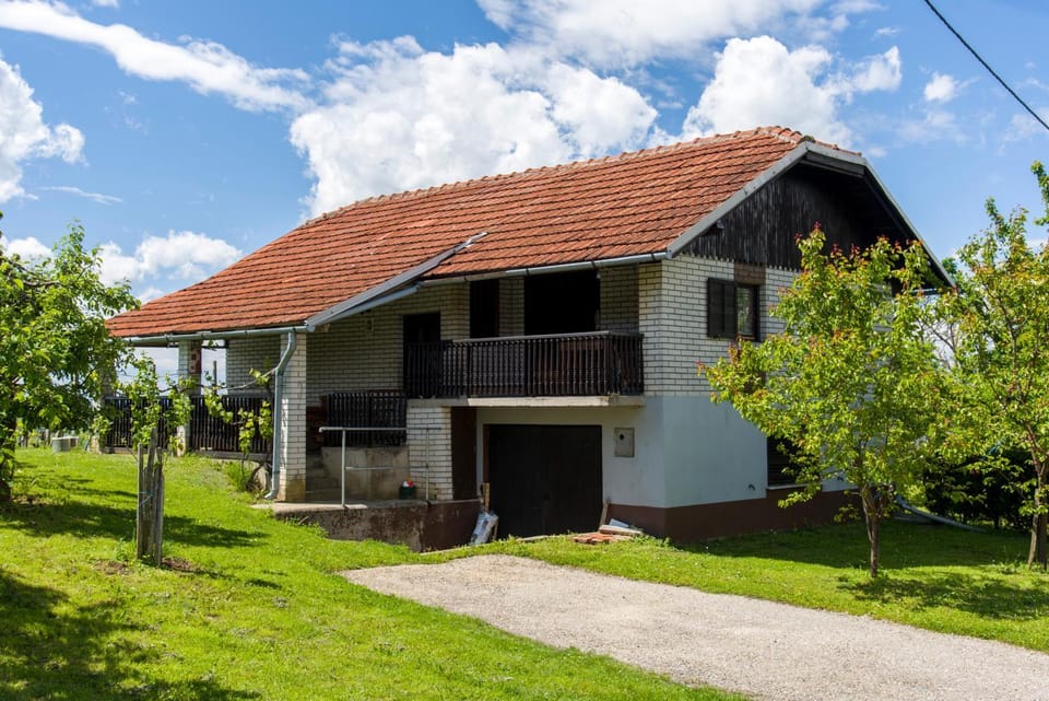 Pri konjskem pajdašu House in Slovenia