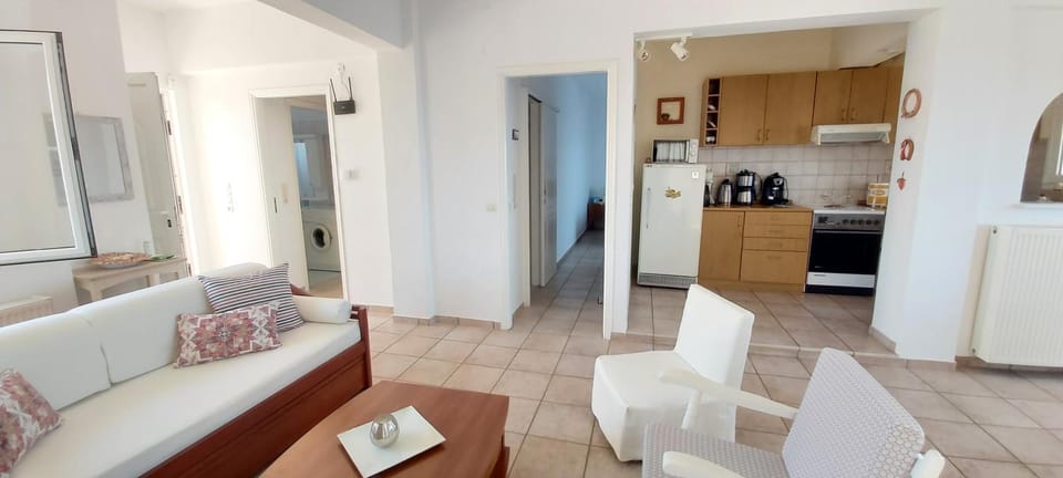 Living room, Photo of the whole room, kitchen