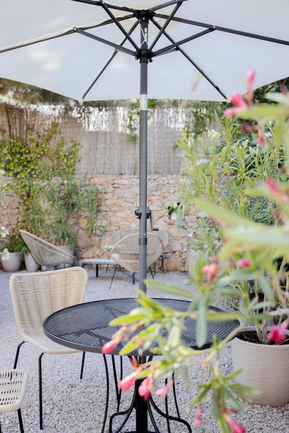 Studio lumineux avec jardin privé et parking Apartment in 06340 La Trinité, France
