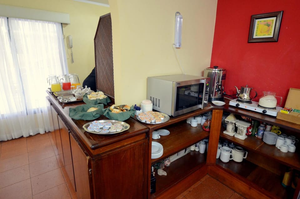 Lounge or bar, Breakfast
