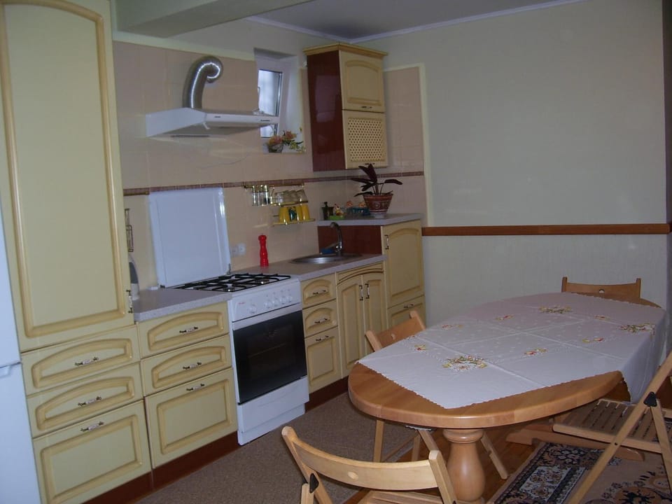 Dining area, Communal kitchen