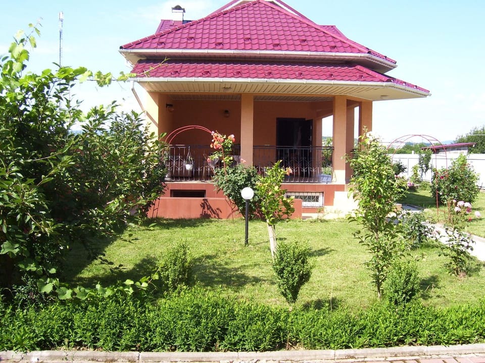 Facade/entrance, Garden