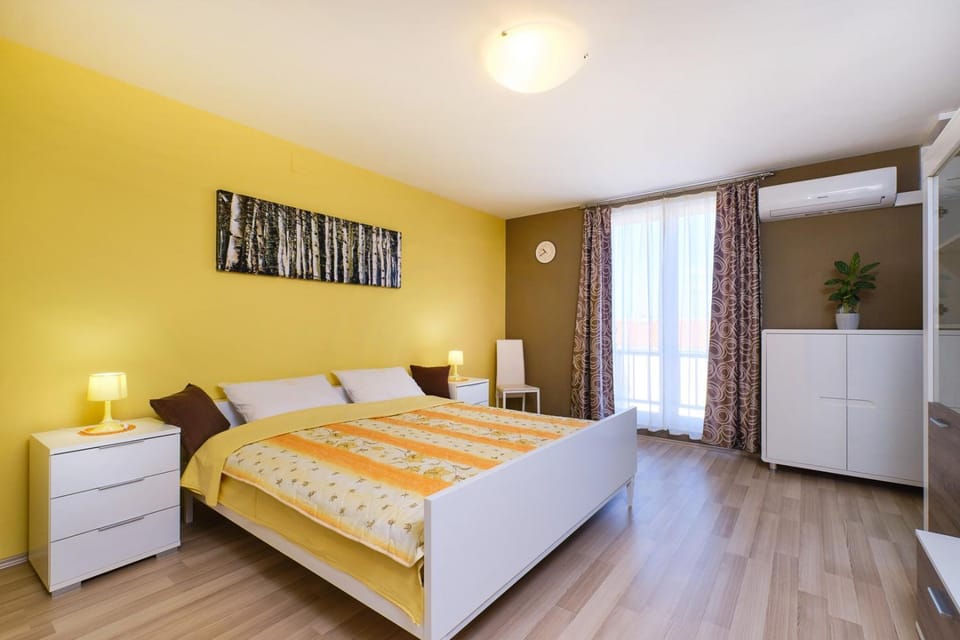 Apartments Ema, Mali Lošinj Bed and Breakfast in Mali Losinj