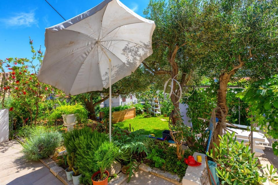 Apartments Valeria, Mali Lošinj Bed and Breakfast in Mali Losinj