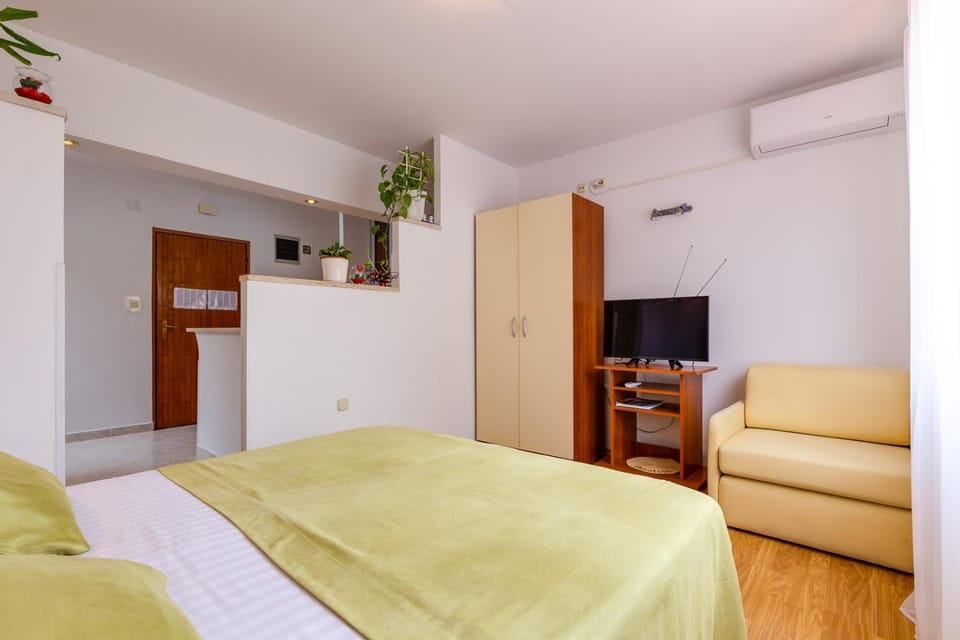Apartments Gisela, Mali Lošinj Bed and Breakfast in Mali Losinj