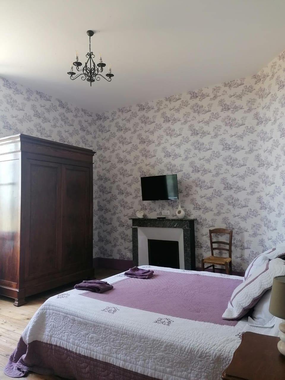 Photo of the whole room