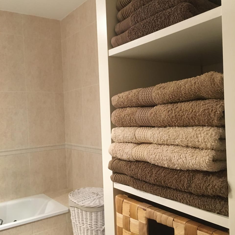 Bathroom, towels
