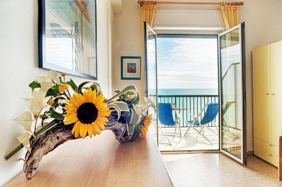 View (from property/room), Balcony/Terrace, Seating area
