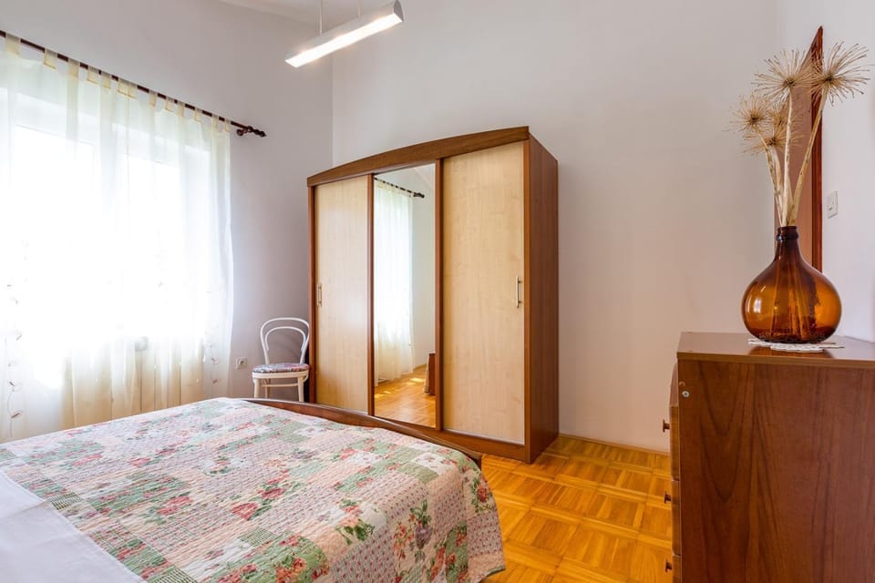 Apartments Matea, Mali Lošinj Bed and Breakfast in Mali Losinj