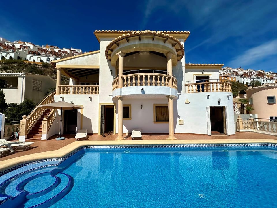 Facade/entrance, Balcony/Terrace, Other, Swimming pool