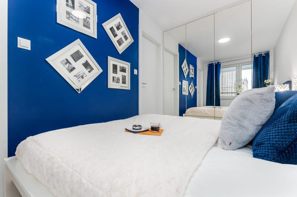 Bed, Photo of the whole room, Decorative detail, Bedroom