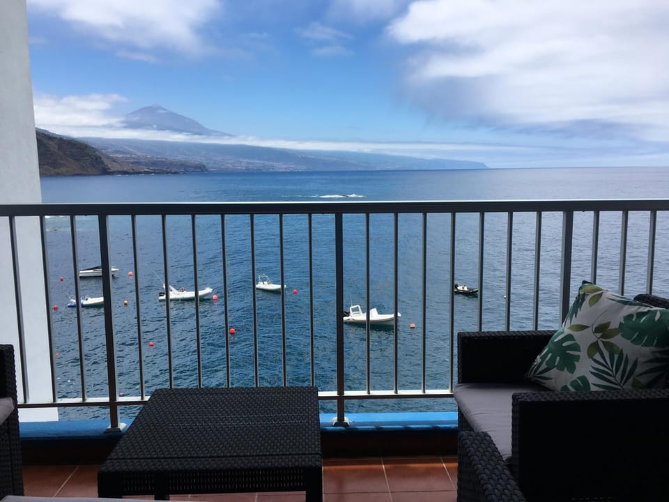 Off site, Day, Summer, Balcony/Terrace, Decorative detail, Sea view