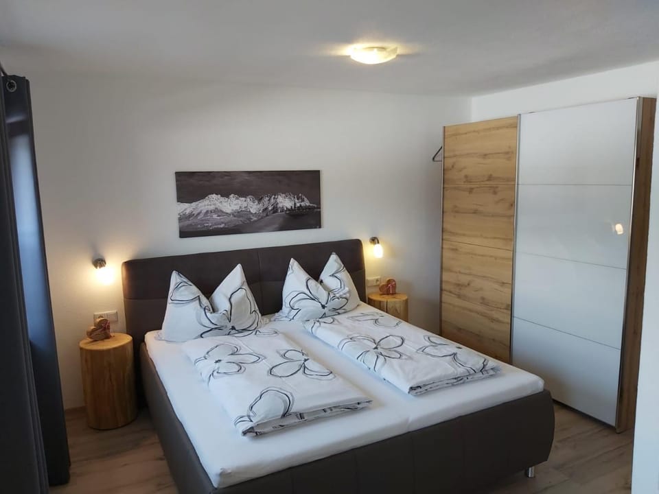 Bed, Bedroom, wardrobe
