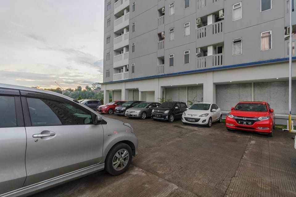 Facade/entrance, Area and facilities