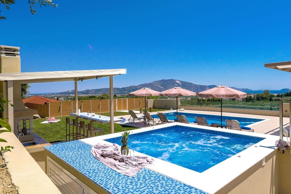 BBQ facilities, Hot Tub, Swimming pool